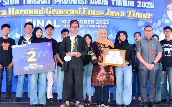 Thumbnail Berita - Sukses Paduan Suara Jatim 2025! Khofifah Siapkan Generasi Emas Sambut HUT ke-80 Provinsi