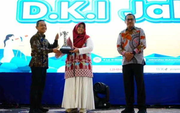 Thumbnail Berita - DKI Jakarta Juara Umum OSN 2025 di UMM, Wamendikdasmen: Calon Ilmuwan Lahir dari Kegembiraan Sains