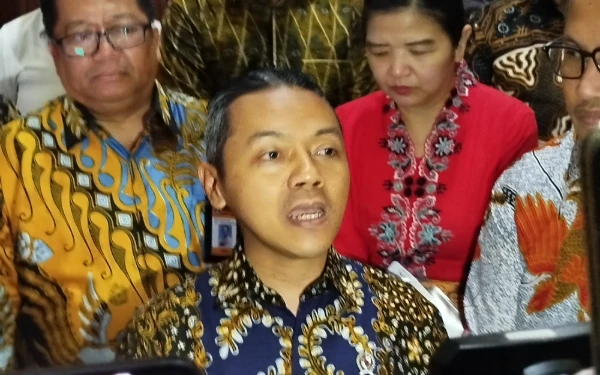 Thumbnail Berita - Olimpiade Sains Nasional 2025 Berakhir, Ini Pesan Wamendikdasmen kepada Para Siswa