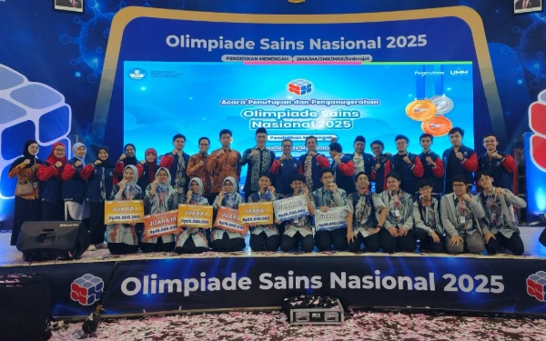 Thumbnail Berita - Terbaik Nasional, MAN 2 Kota Malang Jadi Sekolah Peraih Emas Terbanyak di OSN 2025