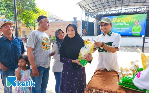 Thumbnail Berita - ‎PKB Gelar Pasar Murah di Kota Batu, Sediakan Ribuan Paket Sembako