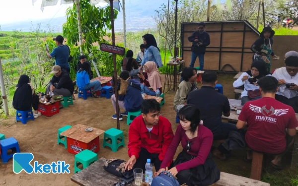 Thumbnail Berita - Warung Angling Dharma Sajikan Menu Murah Meriah Sambi Nikmati Hijaunya Kota Batu   ‎