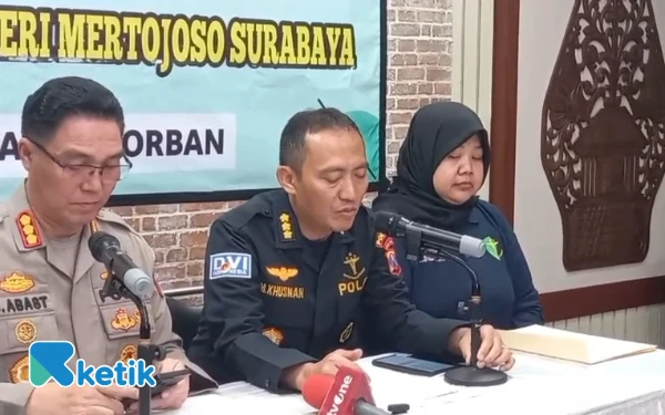 Thumbnail Berita - Tim DVI Polda Jatim Identifikasi Jenazah Ke-53 Ponpes Al Khoziny