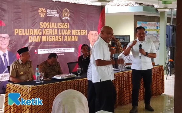 Thumbnail Berita - Anggota DPR RI Komisi IX Beri Perhatian Serius Bagi Calon Pekerja Migran di Tulungagung