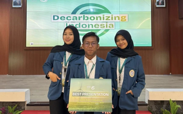 Thumbnail Berita - Tiga Mahasiswa Unair Bikin Alat Pendeteksi Sampah Plastik Berdasarkan Jenisnya