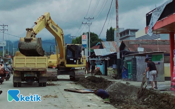 Thumbnail Berita - Pemkab Halsel Eksekusi Rehabilitasi Empat Ruas Jalan Perkotaan, Target Tuntas Akhir 2025