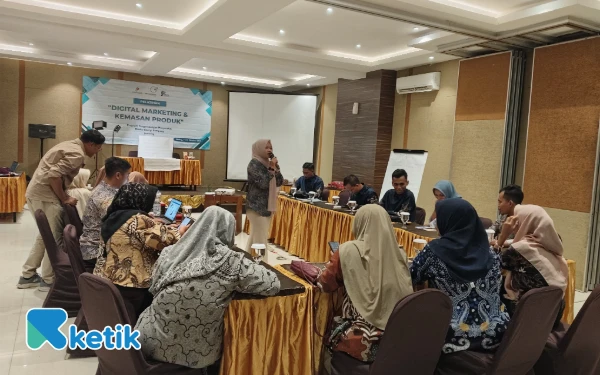 Thumbnail Berita - Dorong UMKM Binaannya Terampil Bermedsos, Medco Energi Sampang Gelar Pelatihan Digital Marketing