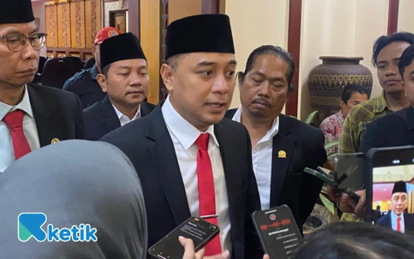 Thumbnail Berita - Belajar dari Sidoarjo, Eri Cahyadi Turunkan Tim ITS Audit Struktur Ponpes Se-Jatim