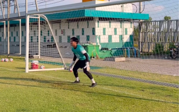 Thumbnail Berita - Ernando Kembali Gabung Persebaya, Siap Turun Lawan Persija