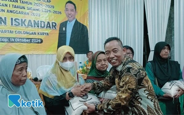 Thumbnail Berita - Reses Anton Iskandar DPRD Cilacap, Warga RW 07 Kelurahan Tambakreja: Aspirasi Sudah Banyak Terealisasi