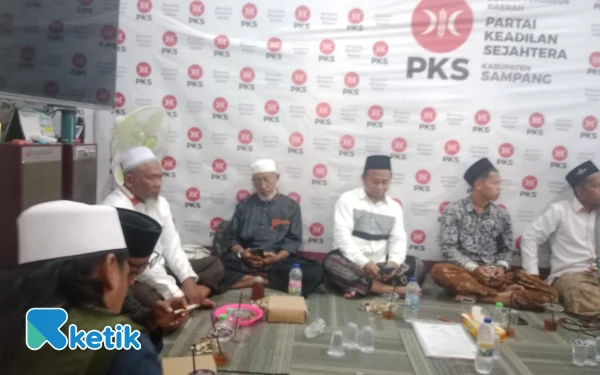 Thumbnail Berita - DPD PKS Sampang Perkuat Solidaritas Kader Melalui Unit Pembinaan Anggota