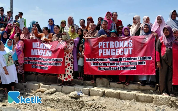 Thumbnail Berita - Ratusan Nelayan Ketapang Sampang Kepung Kapal Petronas, Tolak Survei Migas