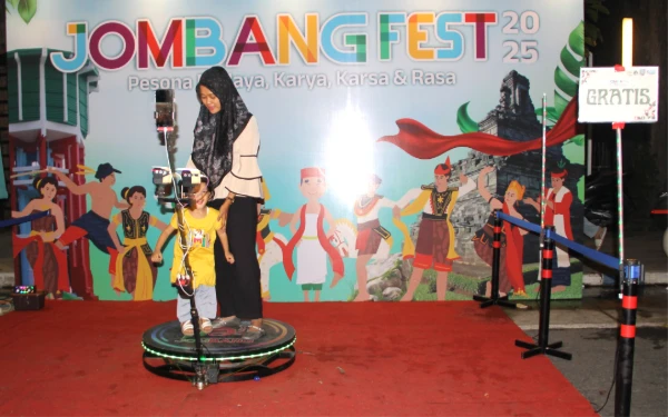 Thumbnail Berita - [Foto] Kemeriahan Ringin Contong Carnival dan Car Free Night Jombang