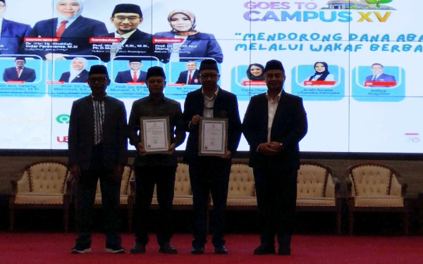 Thumbnail Berita - BWI Gandeng Yayasan Jala Surga, Salurkan Dana Wakaf untuk Jurnalis dan Masyarakat