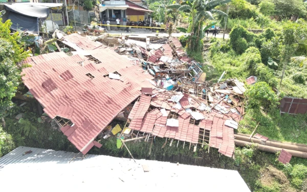 Thumbnail Berita - BNPB Catat Empat Kejadian Angin Kecang di Dua Hari Terakhir, Ada Korban Meninggal Dunia