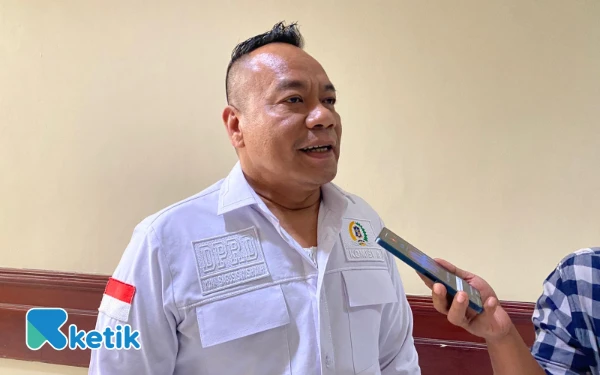 Thumbnail Berita - Ketua Komisi A DPRD Surabaya Kritik Keras Skema Baru Bantuan Pendidikan: Berpotensi Timbulkan Ketidakadilan