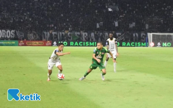 Thumbnail Berita - Lupakan Hasil Minor, Leo Lelis Fokus Persiapkan Diri Lawan PSBS