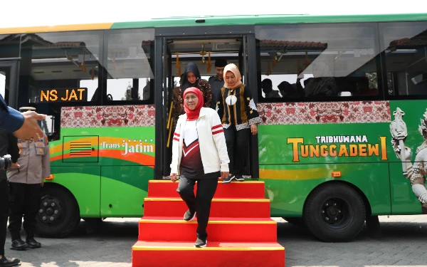 Thumbnail Berita - Spesial Hari Santri 2025!  Khofifah Umumkan Trans Jatim Gratis, Buruan Cek Rutenya