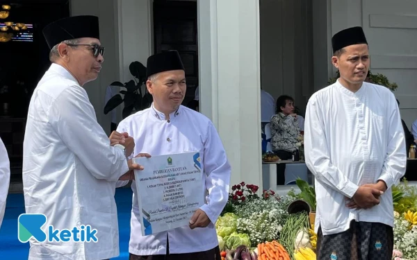Thumbnail Berita - Dukung Ketahanan Pangan, Dua Pesantren di Kota Malang Terima Bantuan Alat Budidaya Ikan