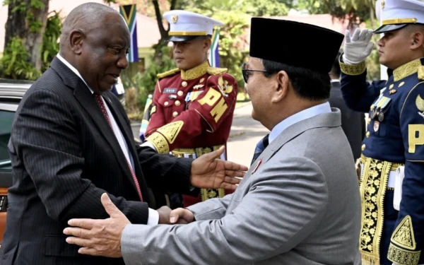 Thumbnail Berita - Presiden Prabowo Sambut Hangat Kedatangan Presiden Afsel Ramaphosa di Istana Merdeka