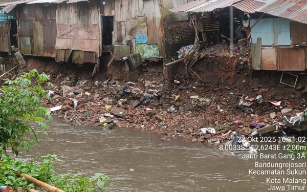 Thumbnail Berita - Hujan Deras Melanda Kota Malang, 22 Titik Terendam Banjir dan 1 Titik Longsor