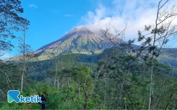 Thumbnail Berita - Merapi Luncurkan Lava 1.800 Meter, BPBD Sleman Tegaskan Kondisi Masih Aman