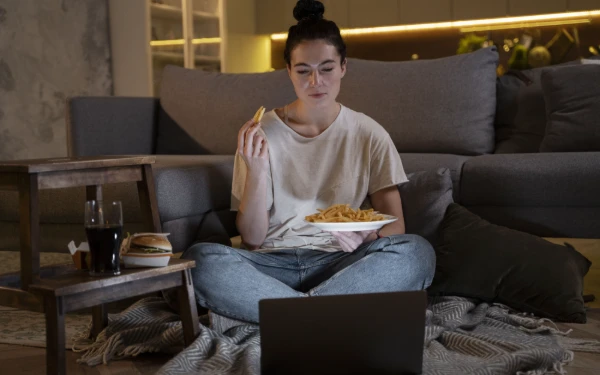 Thumbnail Berita - Dari 'Satu Episode' Jadi Maraton, Ini Bahaya Binge Watching yang Wajib Kamu Tahu!