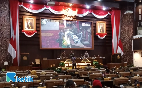 Thumbnail Berita - Komisi D DPRD Jatim Godok Raperda Transportasi Publik Terintegrasi