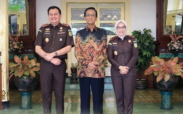 Thumbnail Berita - Perkuat Sinergi dengan Sri Sultan, Kajati DIY Baru Tekankan Integritas dan Profesionalitas