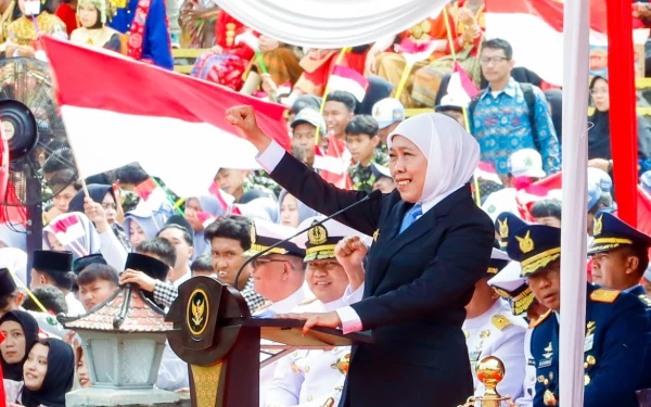 Thumbnail Berita - Peringatan Sumpah Pemuda Ke-97, Khofifah: Jatim dalam Momentum Bonus Demografi dengan 8 Juta Lebih Penduduk Muda