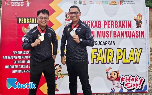Thumbnail Berita - Bangga! Kapolres dan Kapolsek Muba Sabet Medali Perak di Cabang Menembak Porprov XV
