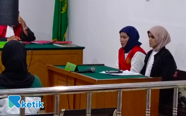 Thumbnail Berita - Ibu Empat Anak di Palembang Didakwa Jual Sabu dan Ekstasi, Mengaku karena Desakan Hidup