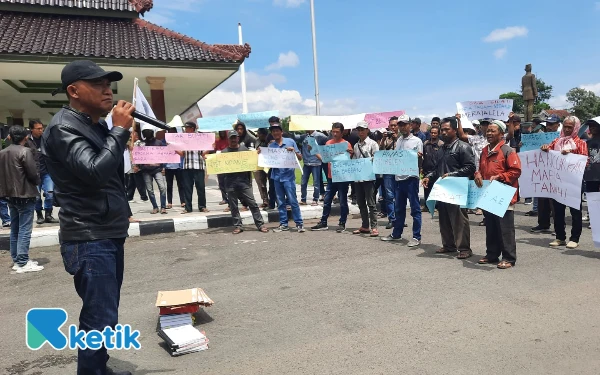 Thumbnail Berita - Reforma Agraria Blitar Mandek, Mohammad Trijanto Bersama Revolutionary Law Firm Siap Gugat Negara