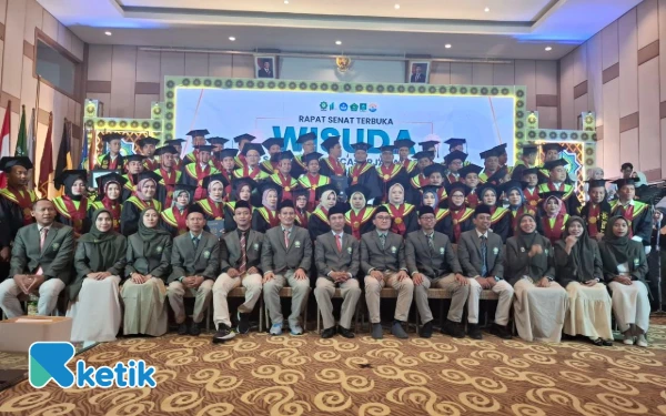 Thumbnail Berita - Membanggakan! 1.008 Wisudawan UNUGIRI Sukses Lulus Pascasarjana