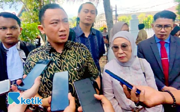 Thumbnail Berita - Alex Noerdin Lawan Dakwaan Jaksa, Tegaskan Tak Terima Uang Sepeserpun dari Proyek Pasar Cinde