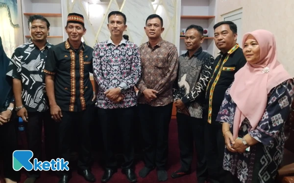 Thumbnail Berita - Safriadi Oyon Tunjuk Riky Yodiska Sebagai Plt Kadis DPMK Aceh Singkil