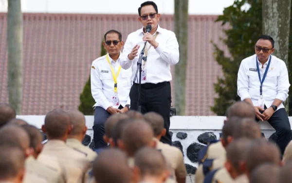 Thumbnail Berita - Temui 207 Praja Asal Jatim di IPDN Jatinangor, Ini Pesan Sekdaprov Adhy Karyono