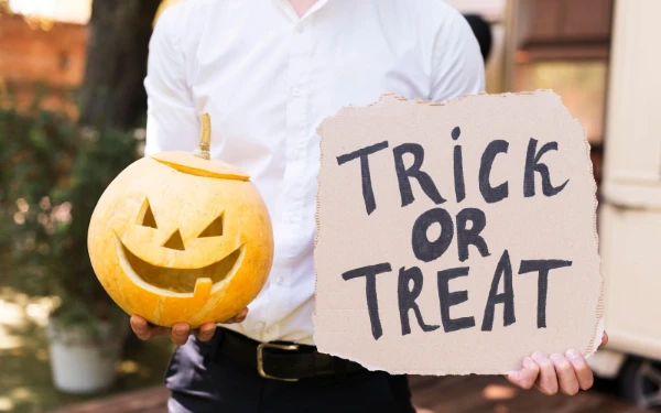 Thumbnail Berita - Kenapa Saat Halloween Anak-anak Suka Bilang “Trick or Treat”? Ini Jawabannya!