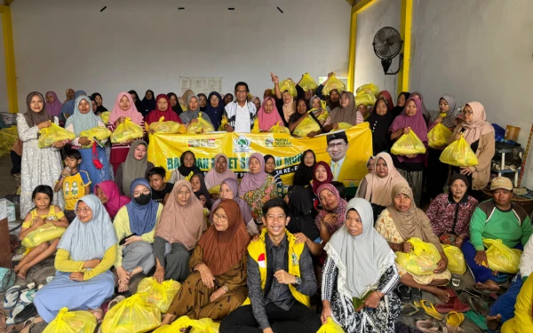 Thumbnail Berita - Sembako Murah Golkar Turun Gunung! Ini Cara Partai Ringankan Beban Warga Lumajang