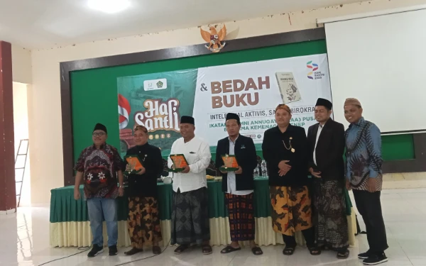 Thumbnail IAA Pusat dan Kemenag Sumenep Gelar Bedah Buku, Muhammad Muslim Sosok Santri Birokrat