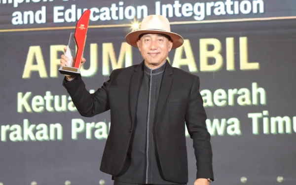 Thumbnail Berita - Mantan Ketua Kwarnas Adhyaksa Dault Bangga Kwarda Pramuka Jatim Satu-satunya Peraih CNN Awards 2025