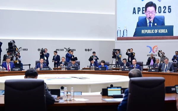 Thumbnail Berita - Tegas! Presiden Prabowo Soroti Ancaman Penyelundupan dan TPPO di Forum APEC