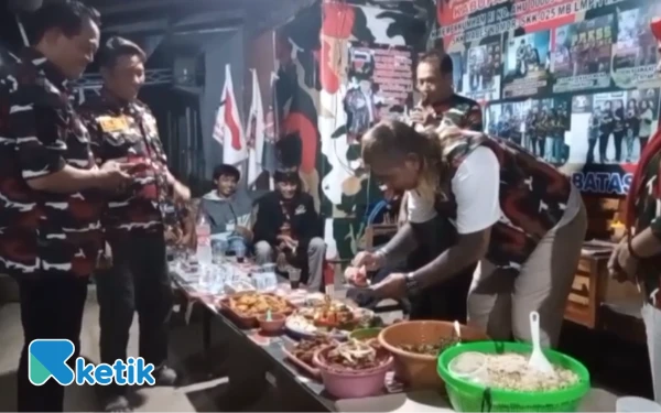 Thumbnail Berita - Rayakan HUT ke-25 Laskar Merah Putih, Frans Daniel Ajak Anggota Tetap Solid dan Satu Komando