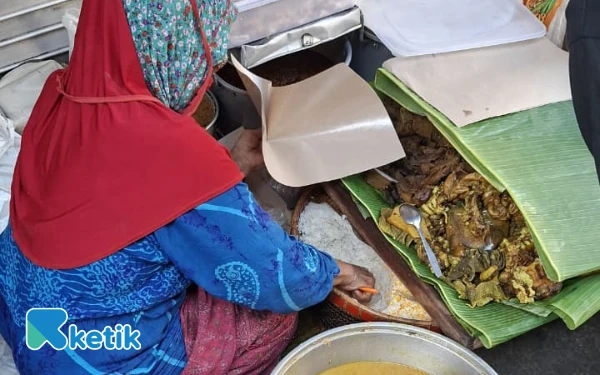 Thumbnail Berita - Bikin Nagih! 3 Nasi Bhuk Madura Legendaris di Malang, Favorit untuk Sarapan