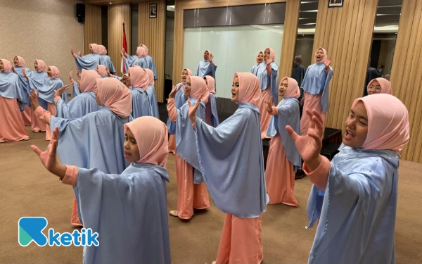 Thumbnail Berita - Thursina Voice IIBS, Tampil di Mini Concert Ampitheater Shanaya Resort Malang Jelang KICC 2025