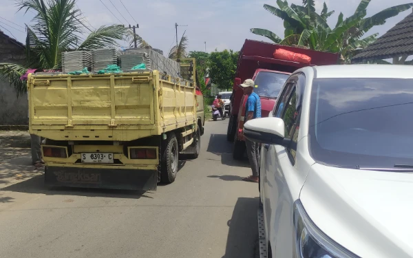 Thumbnail Berita - Proyek Jalan Bangilan - Laju Kidul Singgahan Tuban Rugikan Warga Desa, Pelaksana Tak Pernah Ajak Komunikasi Pemdes