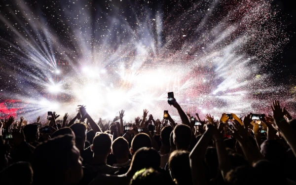 Thumbnail Berita - Setelah Konser, Hati Terasa Hampa dan Sedih? Kenali Post Concert Depression