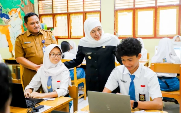 Thumbnail Berita - Siswa Jatim Merapat! Khofifah Beberkan Strategi Jitu Lolos PTN Lewat TKA 2025