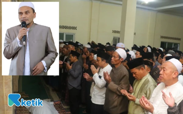 Thumbnail Berita - Bupati Bandung Doakan Keluarga Bisa Lanjutkan Perjuangan Alm. KH Masluh Sakandari Kembangkan Ponpes Sinapeul