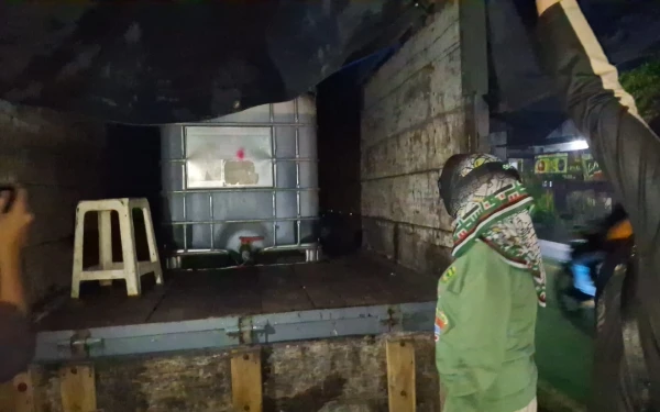 Thumbnail Berita - Bupati Lumajang Lawan Mafia BBM, OTT Truk Bawa 1.000 Liter Bio Solar